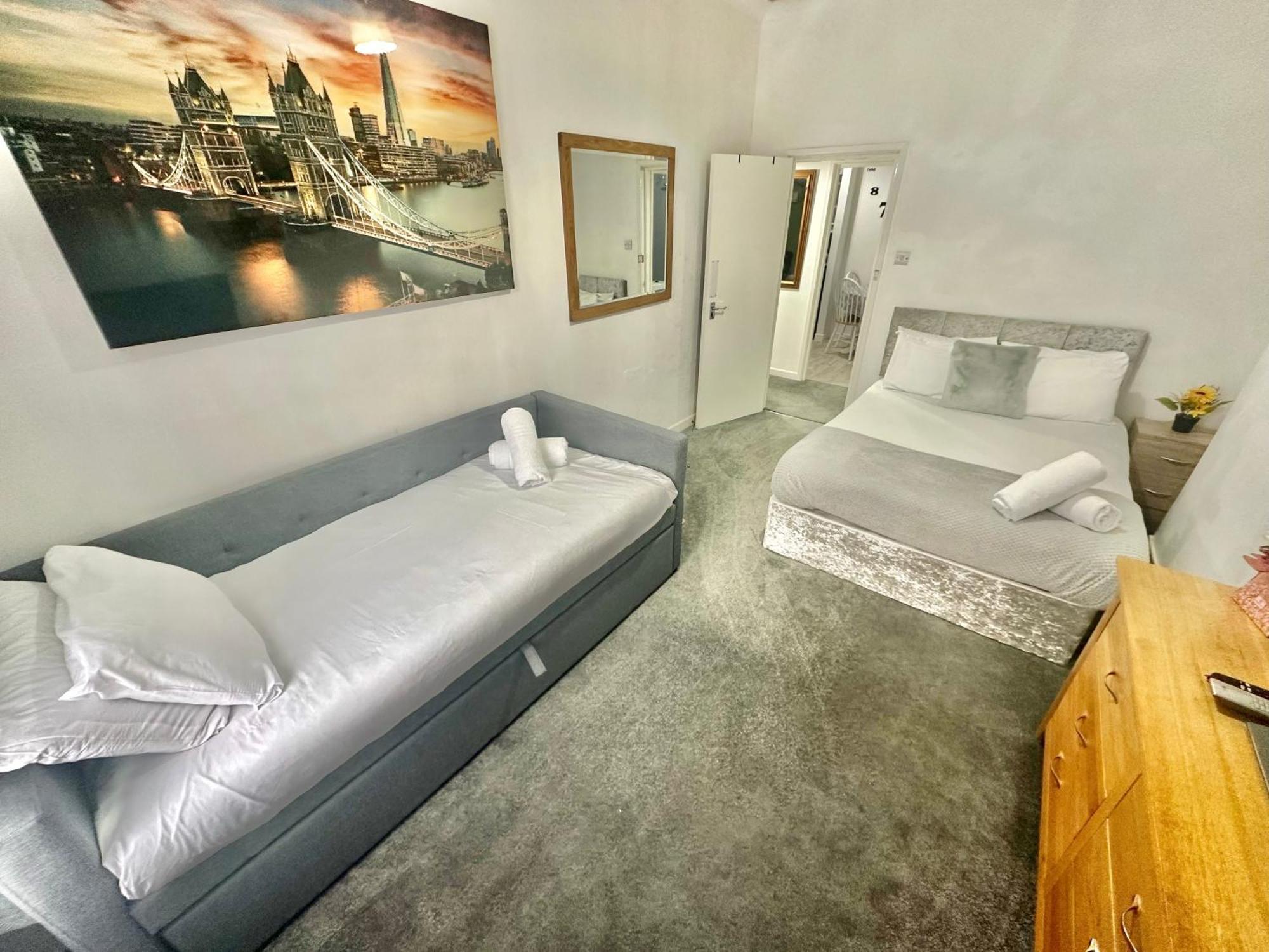 Homely Apartment In The Heart Of Town Centre - Sleeps 6 伯恩茅斯 外观 照片