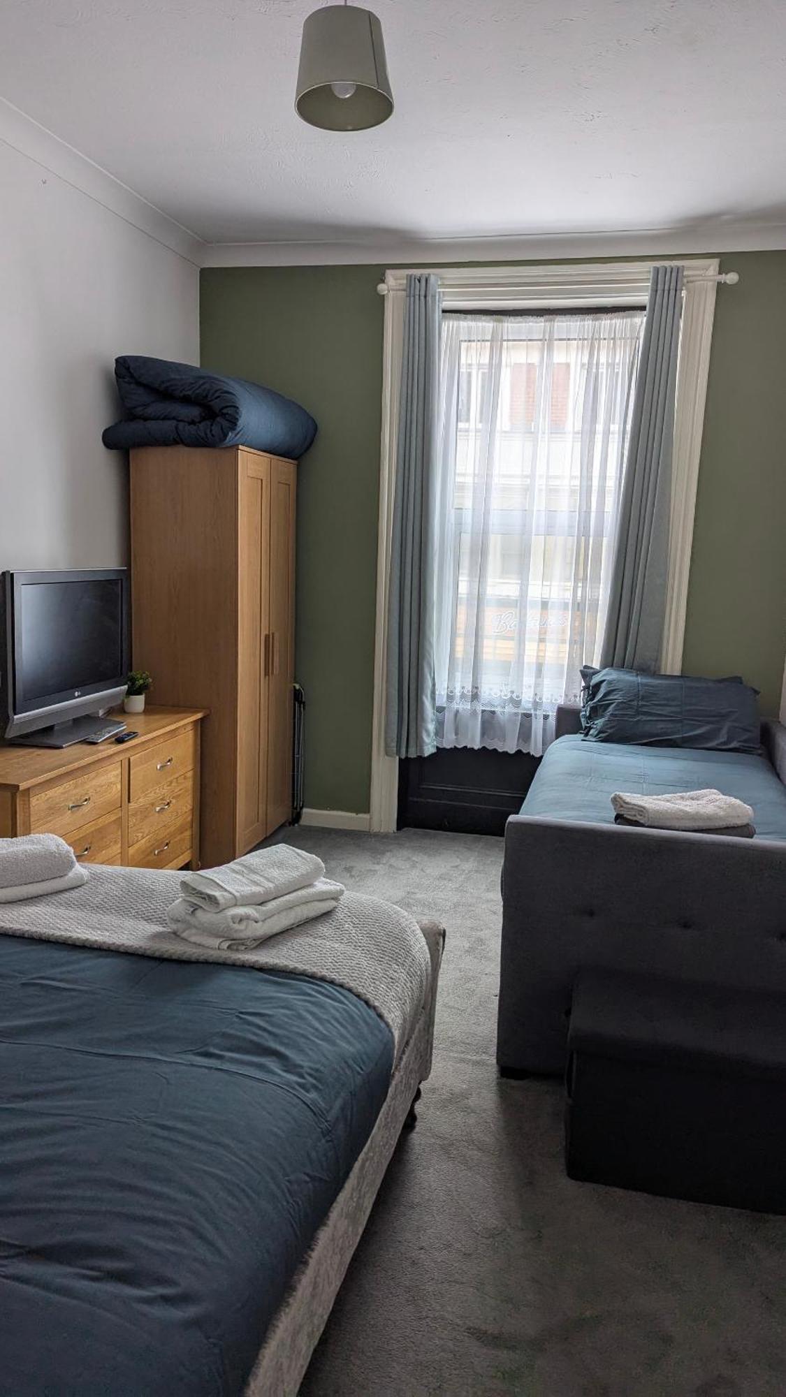 Homely Apartment In The Heart Of Town Centre - Sleeps 6 伯恩茅斯 外观 照片